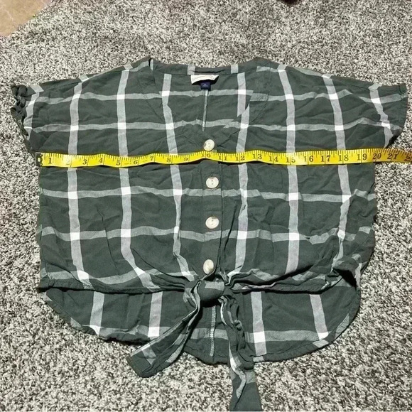 Universal Thread Women's Green White Plaid W/ Bow Accent Crop Button Up Top, XS - Picture 3 of 6